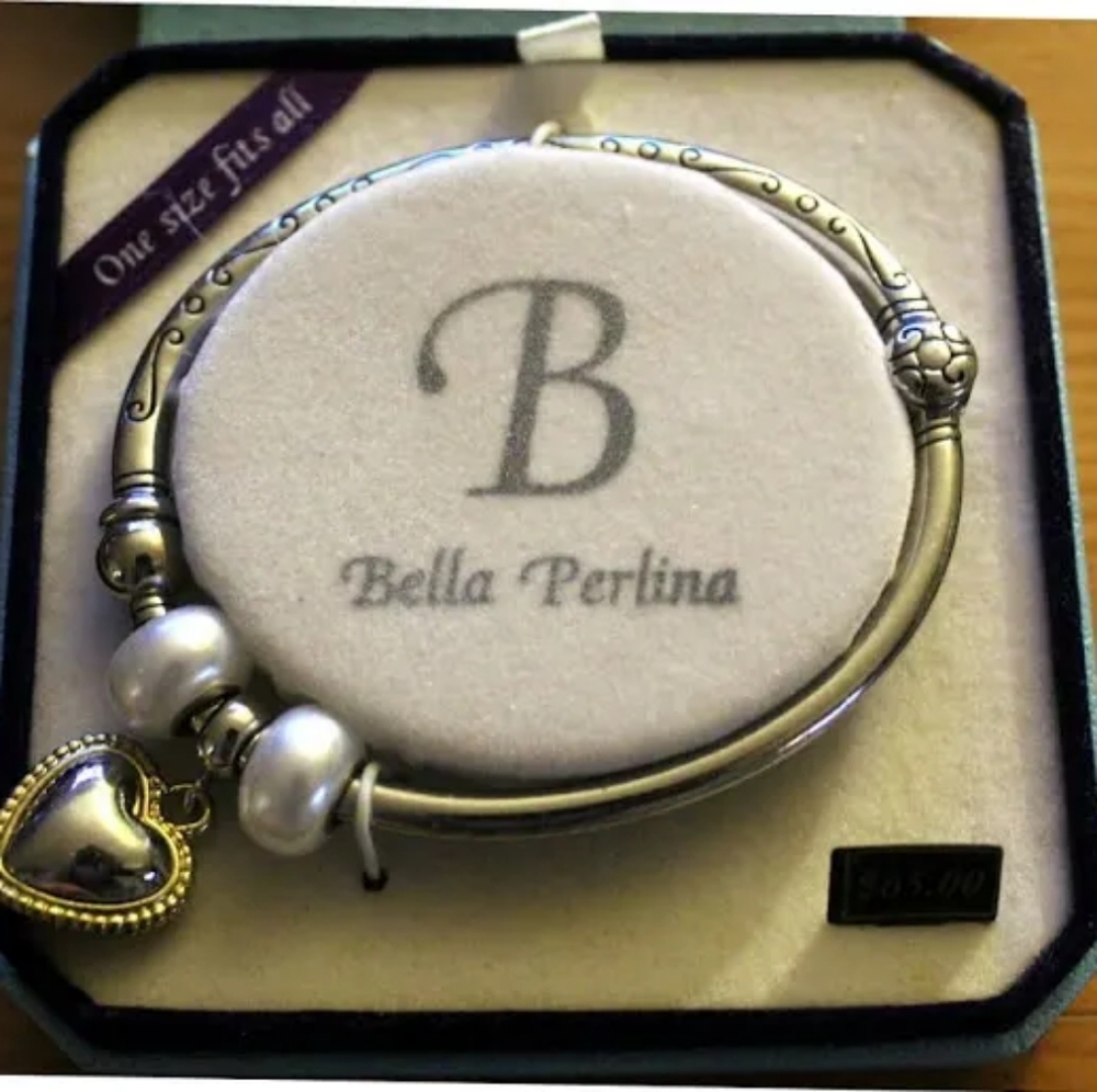 Bella Perlina bangle bracelet with heart charm